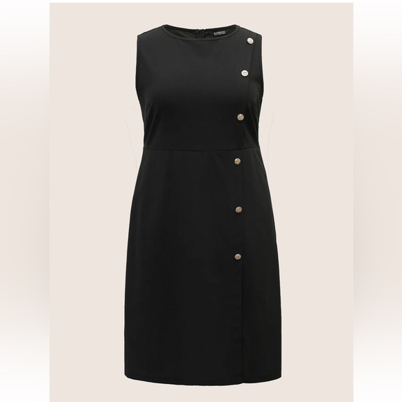 BloomChic Plain Sleeveless Button Detail Pocket Dress - Picture 7 of 8